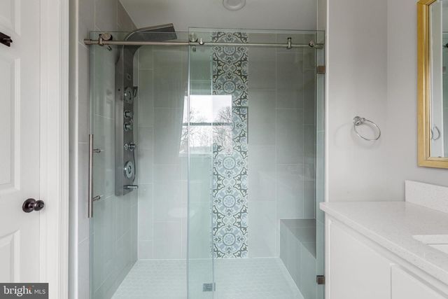 2400 S ARLINGTON RIDGE RD, Arlington, VA 22202