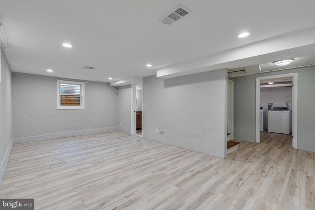 2400 S ARLINGTON RIDGE RD, Arlington, VA 22202