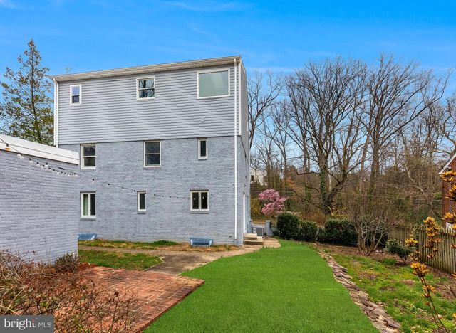 2400 S ARLINGTON RIDGE RD, Arlington, VA 22202