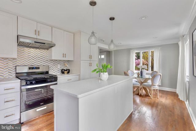 2400 S ARLINGTON RIDGE RD, Arlington, VA 22202