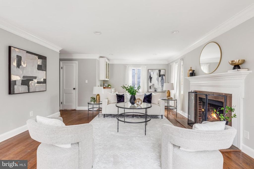 2400 S ARLINGTON RIDGE RD, Arlington, VA 22202