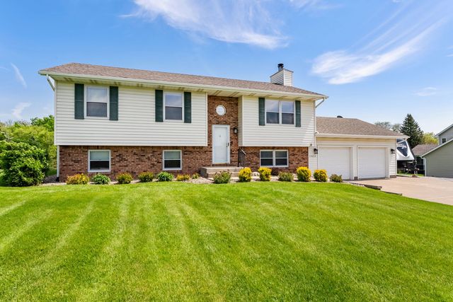 11435 95th Avenue, Blue Grass, IA 52726
