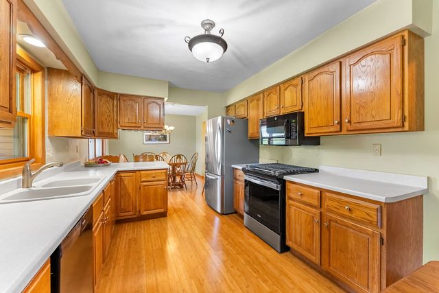 11435 95th Avenue, Blue Grass, IA 52726