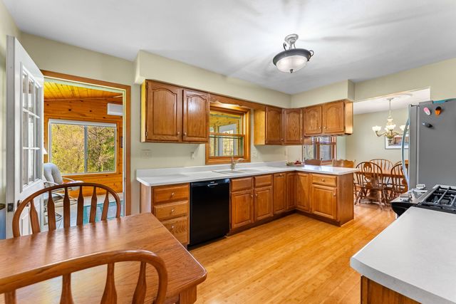 11435 95th Avenue, Blue Grass, IA 52726