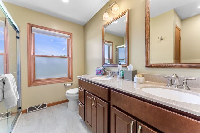 11435 95th Avenue, Blue Grass, IA 52726