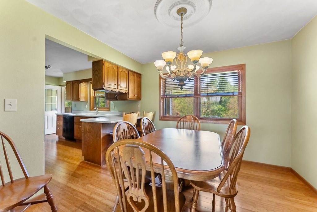 Image 12 of property listing at 11435 95th Avenue, Blue Grass, IA 52726