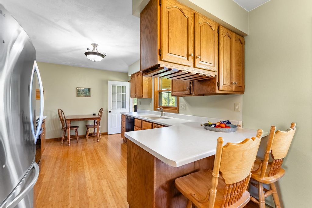 Image 14 of property listing at 11435 95th Avenue, Blue Grass, IA 52726