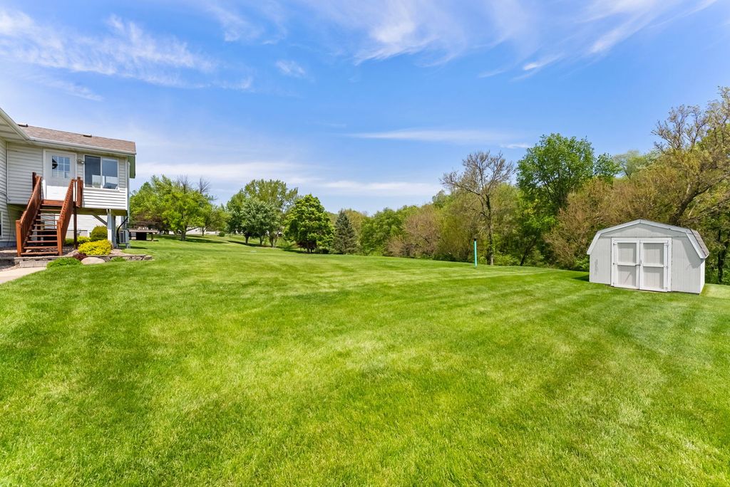 Image 4 of property listing at 11435 95th Avenue, Blue Grass, IA 52726