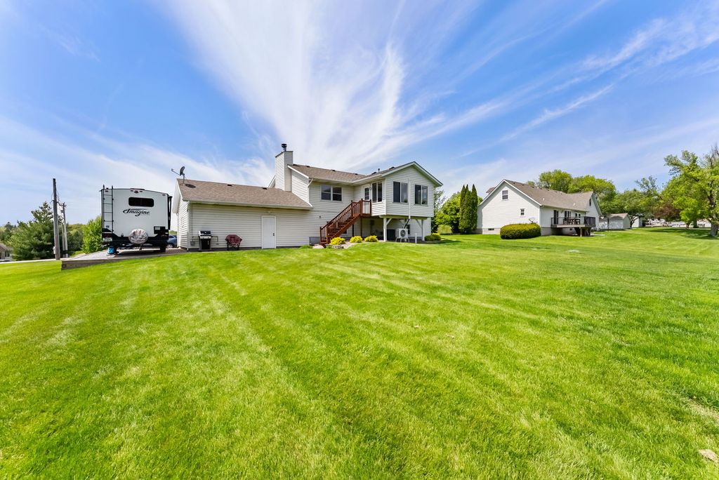 Image 5 of property listing at 11435 95th Avenue, Blue Grass, IA 52726