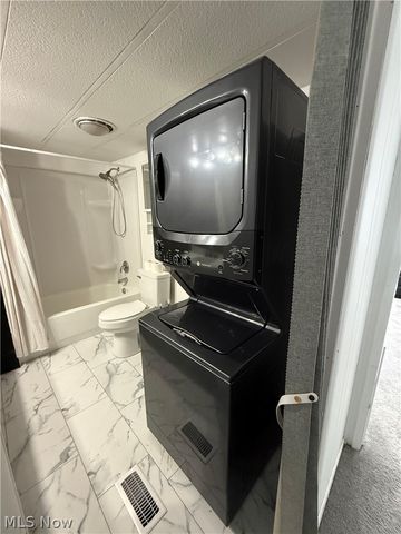 13675 Cleveland Avenue NW, Uniontown, OH 44685