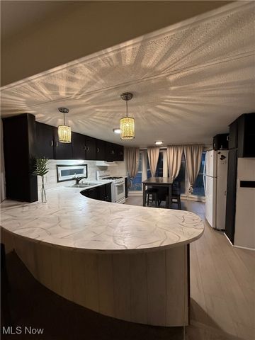 13675 Cleveland Avenue NW, Uniontown, OH 44685