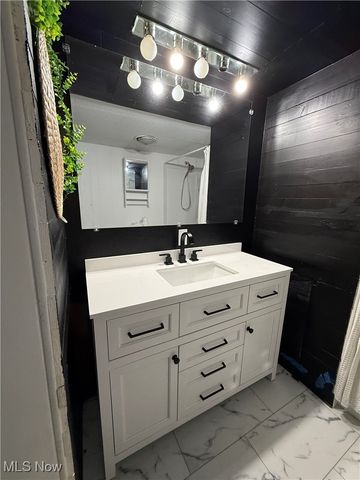 13675 Cleveland Avenue NW, Uniontown, OH 44685