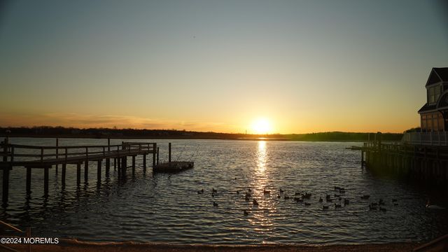 2 Riverview Place, Sea Bright, NJ 07760