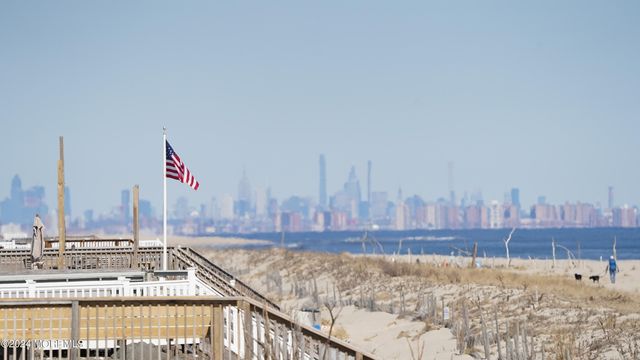 2 Riverview Place, Sea Bright, NJ 07760