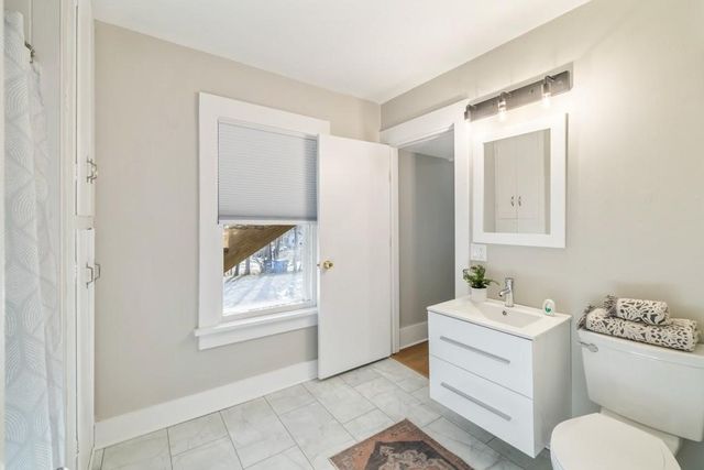 1242 Mckinley Avenue, Des Moines, IA 50315