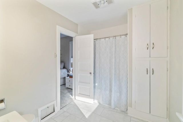 1242 Mckinley Avenue, Des Moines, IA 50315