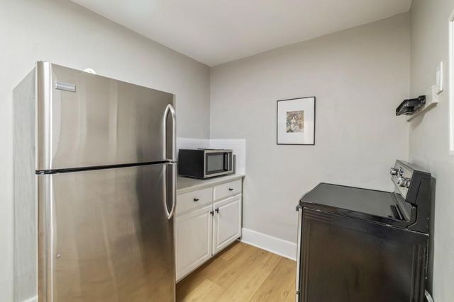 1242 Mckinley Avenue, Des Moines, IA 50315