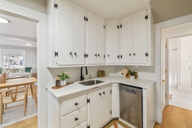 1242 Mckinley Avenue, Des Moines, IA 50315