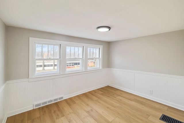 1242 Mckinley Avenue, Des Moines, IA 50315