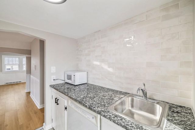 1242 Mckinley Avenue, Des Moines, IA 50315