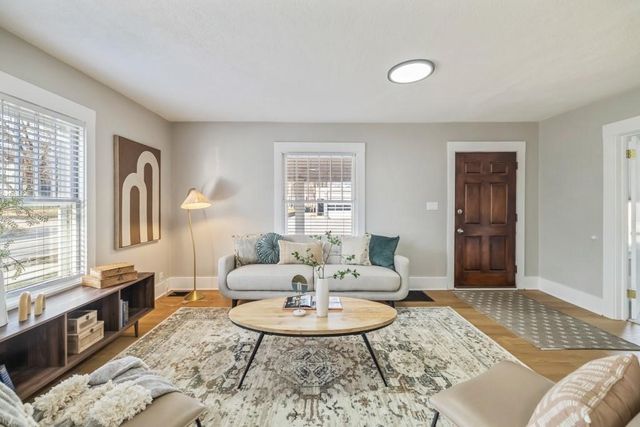 1242 Mckinley Avenue, Des Moines, IA 50315