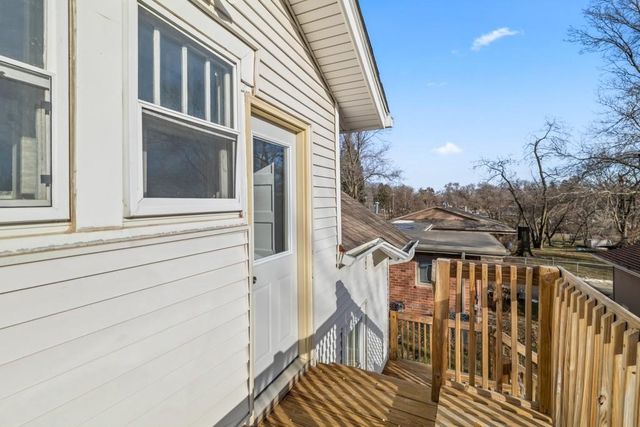 1242 Mckinley Avenue, Des Moines, IA 50315