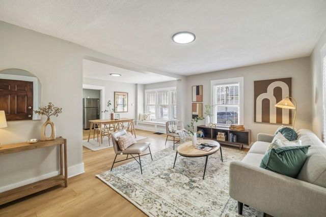 1242 Mckinley Avenue, Des Moines, IA 50315