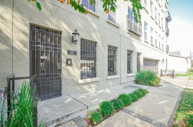 2216 Chenevert Street 6, Houston, TX 77003