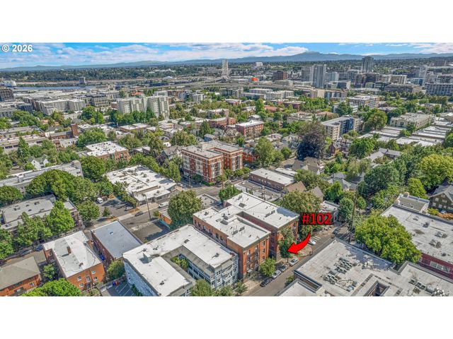 2109 Nw IRVING St 102, Portland, OR 97210