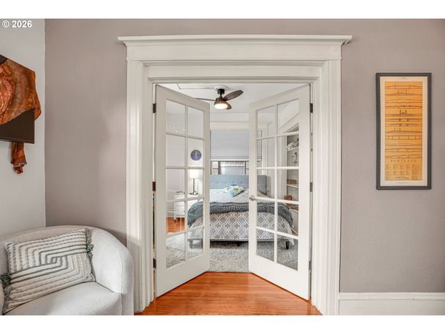 2109 Nw IRVING St 102, Portland, OR 97210