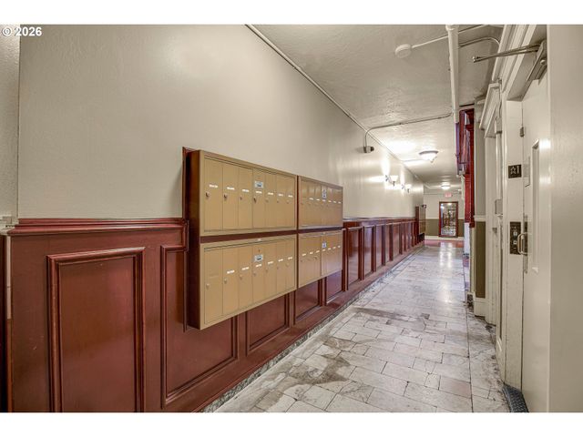 2109 Nw IRVING St 102, Portland, OR 97210