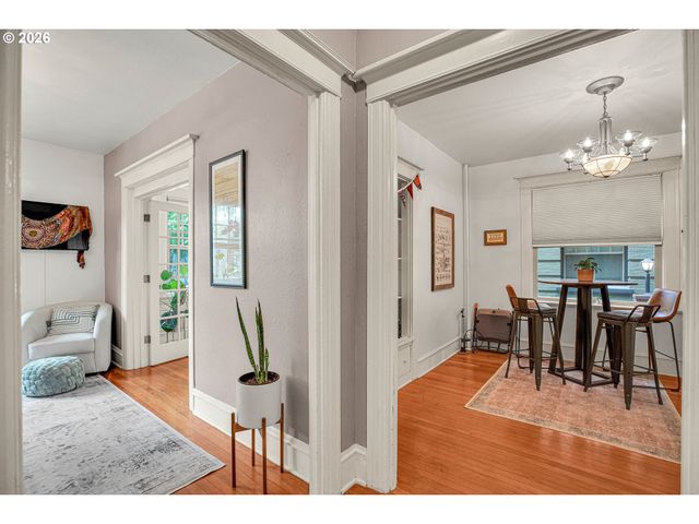 2109 Nw IRVING St 102, Portland, OR 97210