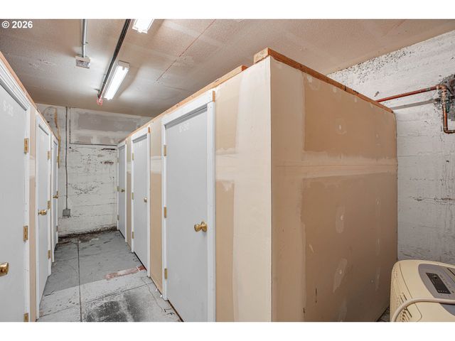 2109 Nw IRVING St 102, Portland, OR 97210