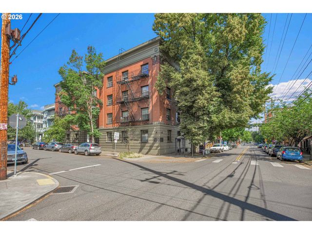 2109 Nw IRVING St 102, Portland, OR 97210