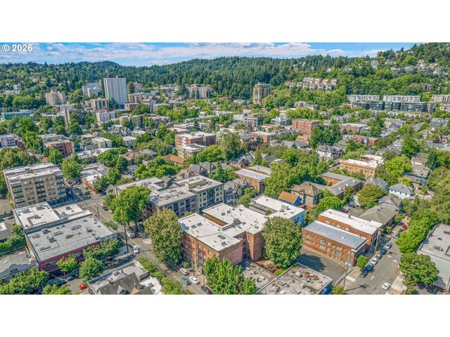 2109 Nw IRVING St 102, Portland, OR 97210