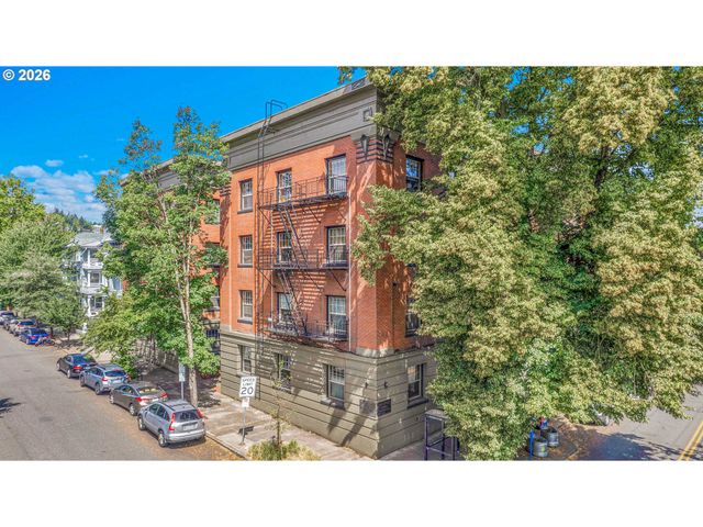 2109 Nw IRVING St 102, Portland, OR 97210