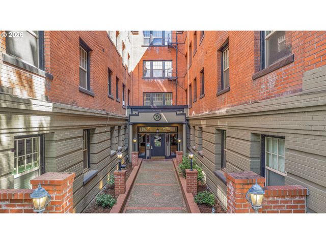 2109 Nw IRVING St 102, Portland, OR 97210