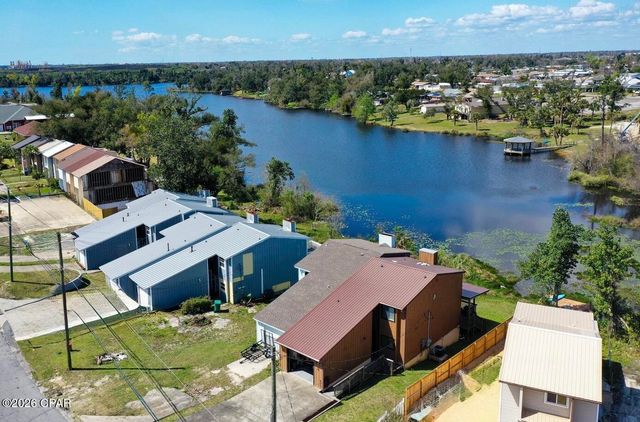 4915 S Lakewood Drive, Panama City, FL 32404