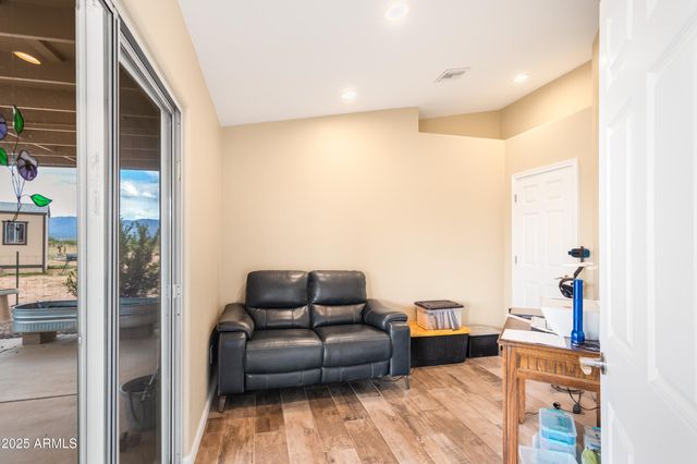 10293 E WHITE WOLF Run, Hereford, AZ 85615