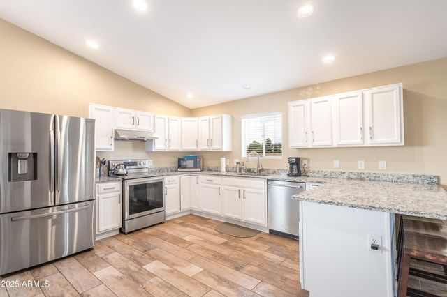 10293 E WHITE WOLF Run, Hereford, AZ 85615