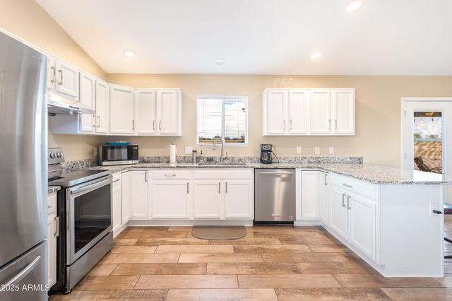 10293 E WHITE WOLF Run, Hereford, AZ 85615