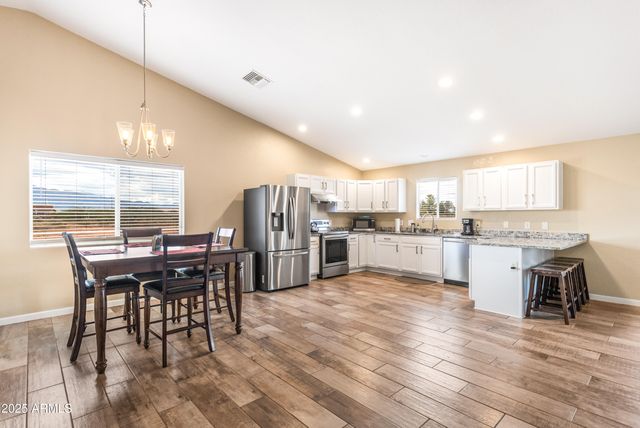 10293 E WHITE WOLF Run, Hereford, AZ 85615