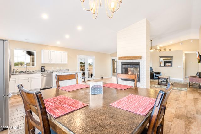 10293 E WHITE WOLF Run, Hereford, AZ 85615