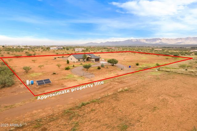 10293 E WHITE WOLF Run, Hereford, AZ 85615