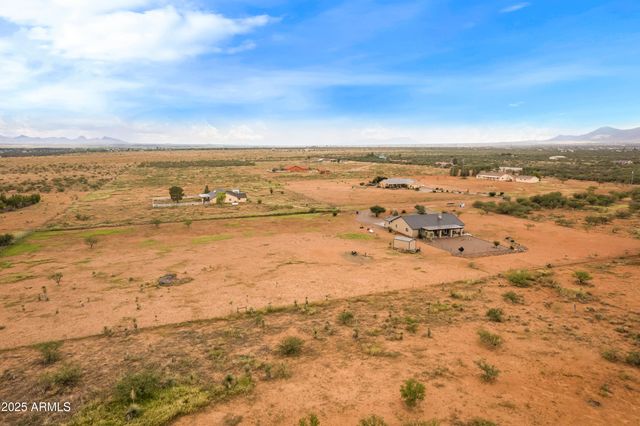 10293 E WHITE WOLF Run, Hereford, AZ 85615