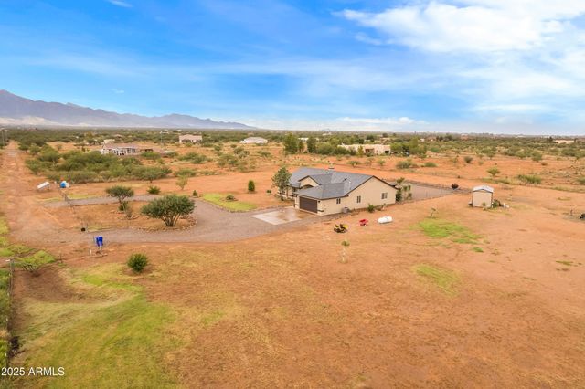 10293 E WHITE WOLF Run, Hereford, AZ 85615