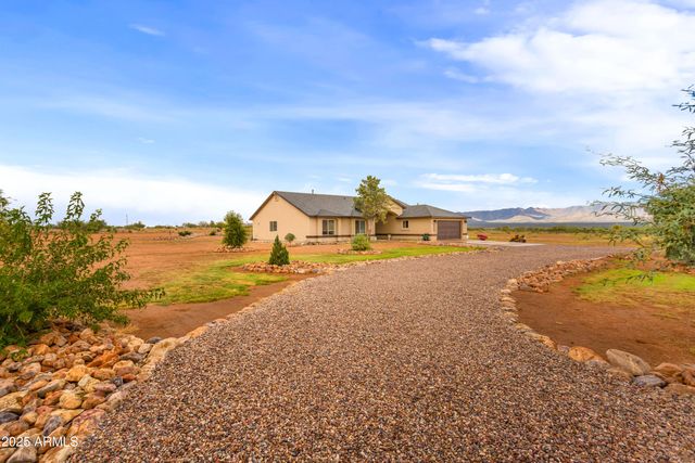 10293 E WHITE WOLF Run, Hereford, AZ 85615