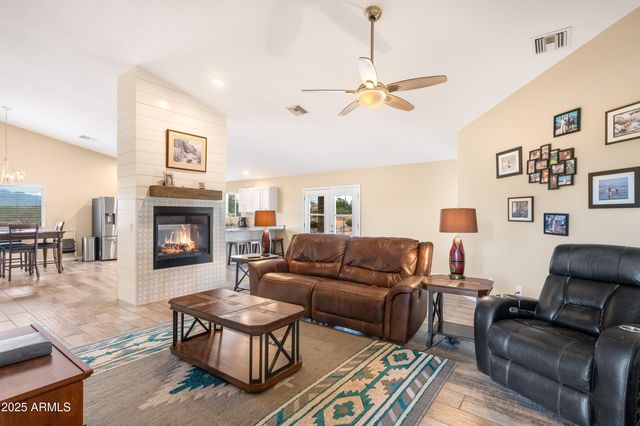 10293 E WHITE WOLF Run, Hereford, AZ 85615