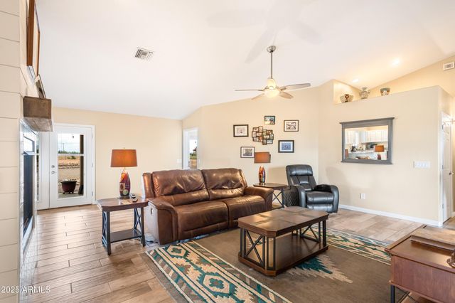 10293 E WHITE WOLF Run, Hereford, AZ 85615