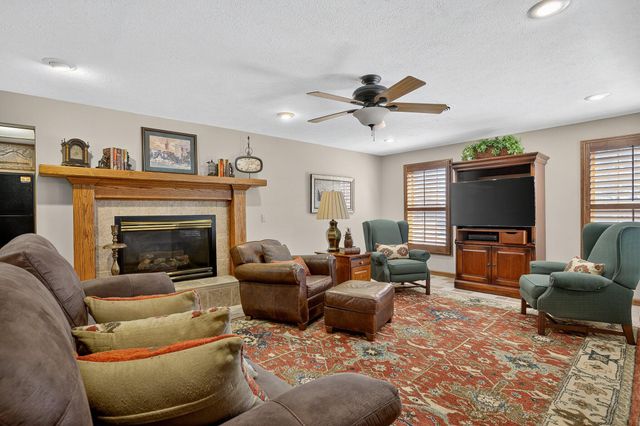 987 Cleveland Road, Houston, MO 65483